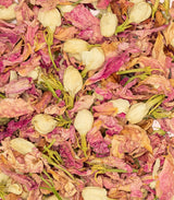 Detalle de los pétalos del confeti biodegradable Burgundy Bloom